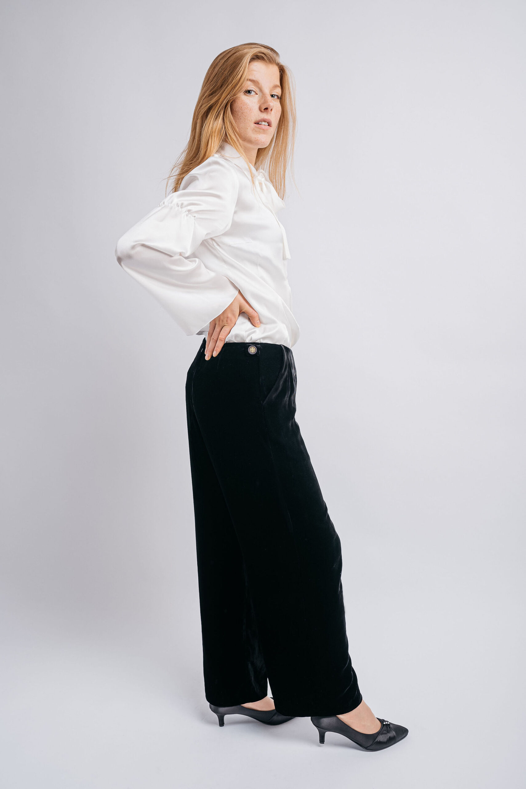 Velvet trousers - Image 3