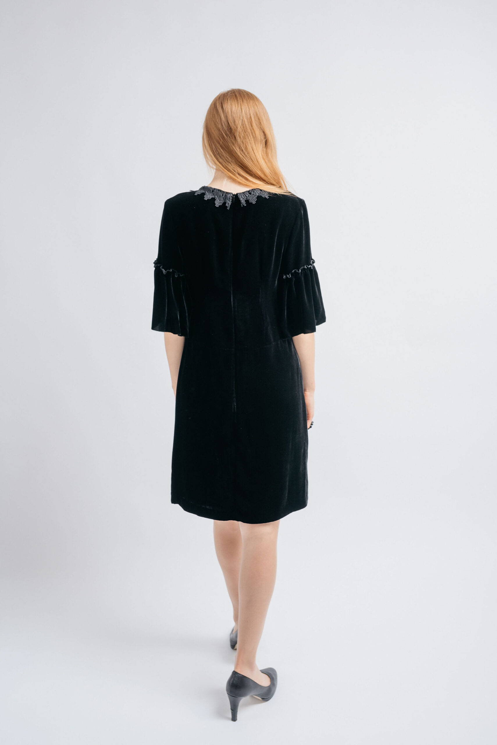 Decorative velvet dress - Image 4
